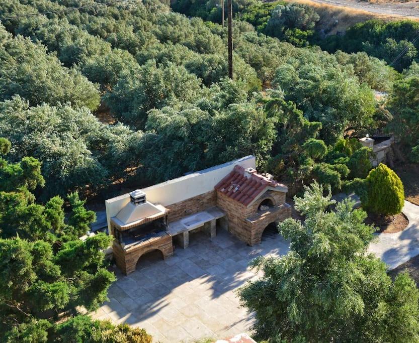 Remvi House. Sea And Mountains View. Goudhouros