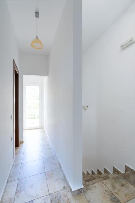 Remvi House. Sea And Mountains View. Holiday home Goudhouros