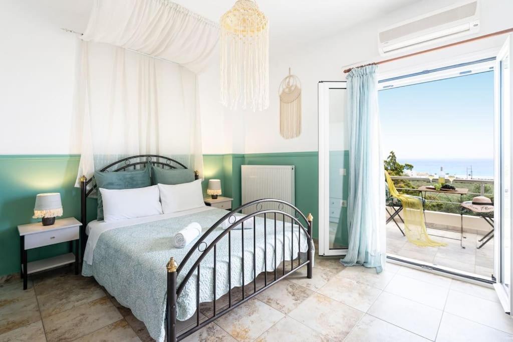 Holiday home Remvi House. Sea And Mountains View. Goudhouros